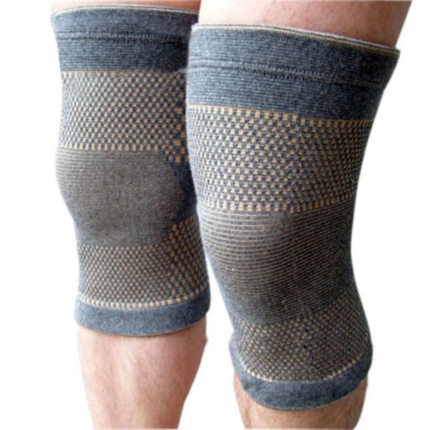 In the early stages of arthrosis of the knee joint, it is recommended to wear a fixation bandage